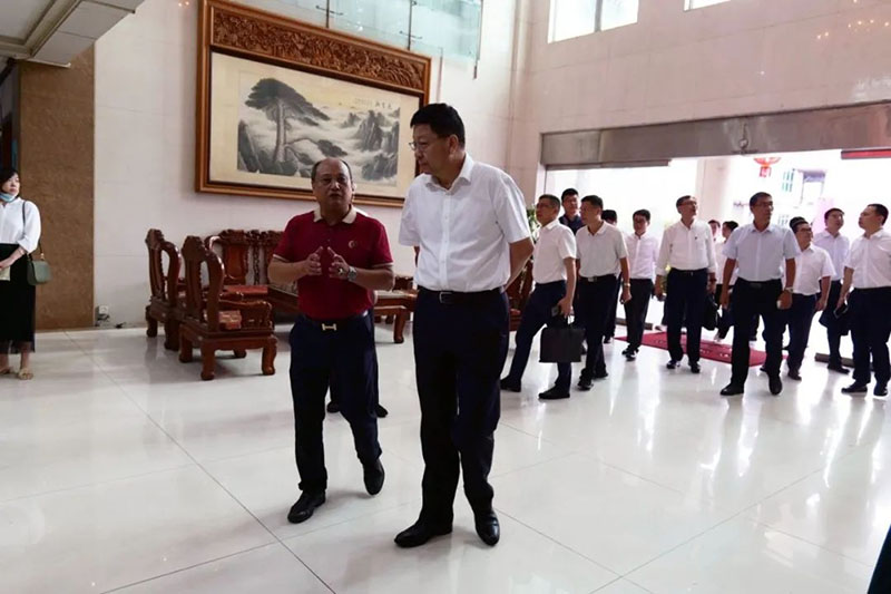 The mayor of Foshan City, Bai Tao, visited Yuteng Medical and spoke highly of it!