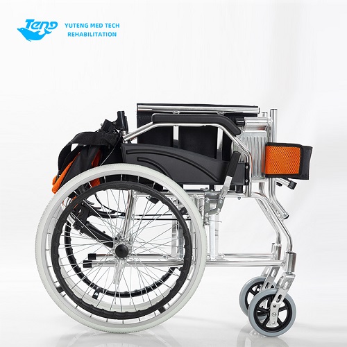 Which is better for the elderly, an aluminium wheelchair or a steel wheelchair